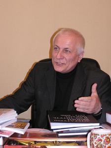 Владимир Белецкий (украинская Википедия): Википедия — способ отдохнуть от сложностей в реальной жизни, но не только