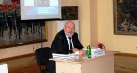 Виктор Овчинников на презентации первого тома «Большой белгородской исторической энциклопедии» (27 сентября 2019 года)