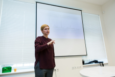 Анна Бирюкова на защите выпускной квалификационной работы на звание магистра по научной коммуникации в ИТМО