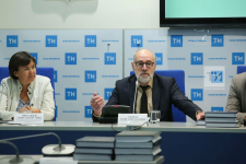 Лариса Айнутдинова и Юрий Горшков на пресс-конференции ИТЭР АН РТ (13 августа 2019 года)