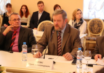 Юрий Мизис выступает на презентации энциклопедии «Всероссийское учредительное собрание» (19 мая 2015 года)