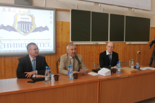 Вадим Петрович Захаров, Рустам Шакирьянович Нурыев и Владимир Владимирович Медейко (слева направо)