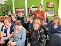 Посетители презентации «Купринской энциклопедии» в Бековской районной библиотеке