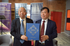Лю Гохуэй и Му Пин на презентации «Большой китайской энциклопедии» на русском языке (7 ноября 2019 года)