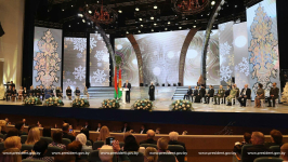 Александр Лукашенко выступает на церемонии награждения премиями «За духовное возрождение» и специальными премиями деятелям культуры и искусства (10 января 2023 года). Фото: Президент Республики Беларусь