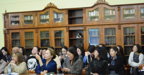 Гости и участники презентации первого тома «Энциклопедии врачей-терапевтов Республики Саха (Якутия)» (9 ноября 2023 года). Фото: Министерство здравоохранения РС(Я)