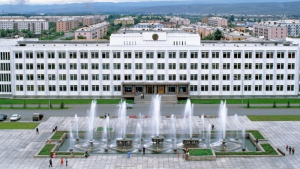 Дом Правительства Республики Тыва с видом на город