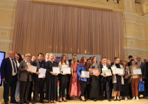 Дипломанты и лауреаты конкурса «Лучшие книги года — 2021» (3 июня 2022 года). Фото: АСКИ