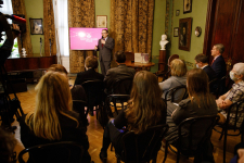 Александр Чепуров выступает на презентации энциклопедии Александринского театра (12 мая 2021 года). Фото: Александринка