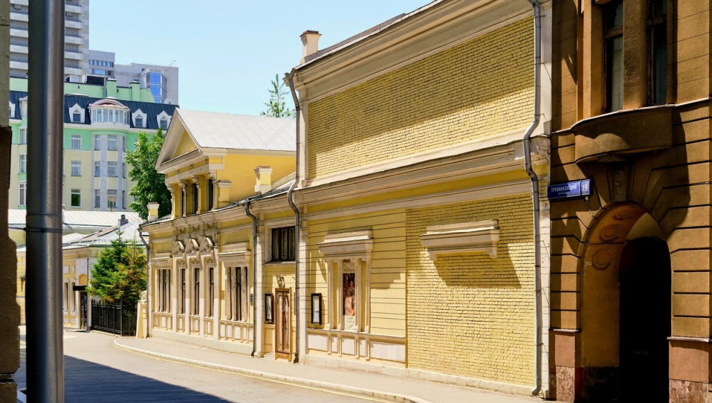 Дом И. С. Остроухова в Трубниках (г. Москва, Трубниковский пер., д. 17)