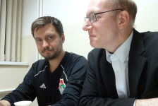 Олег Абарников (слева) и Владимир Медейко на предконференционной встрече с директором НБ ЧР (9 ноября 2019 года)