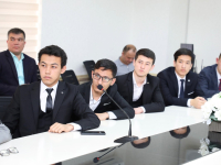 Студенты и преподаватели на презентации «Энциклопедии Алишера Навои» (18 марта 2025 года). Фото: ТГУВ