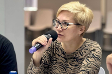 Лариса Сулейманова на очередном заседании научно-редакционного совета по подготовке «Энциклопедии Иркутской митрополии» (11 июня 2025 года). Фото: ИЕ РПЦ МП