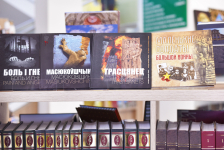 Опорный пункт «Белорусской энциклопедии» в минском книжном магазине «Дом книги «Светоч» (22 ноября 2019 года)