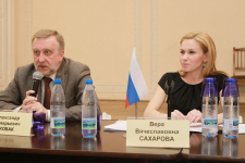 Александр Кобак и Вера Сахарова на презентации интернет-сайта «Изобразительное искусство и архитектура русского зарубежья» (9 ноября 2011 года)