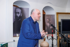 Сергей Николаев на презентации двух томов справочно-энциклопедического издания «Народные артисты СССР: биографии» (12 марта 2025 года). Фото: VK-страница Сергея Николаева