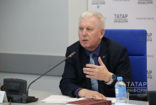 Рамил Исламов на презентации иллюстрированной персональной энциклопедии и биобиблиографического указателя «Каюм Насыри» (31 марта 2025 года). Фото: ИА «Татар-информ»