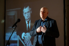 Сергей Николаев на презентации справочно-энциклопедического издания «Народные артисты СССР: биографии» (2 марта 2026 года). Фото: VK-страница Сергея Николаева