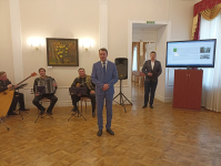 Олег Ягов выступает на презентации электронной «Пензенской энциклопедии» (15 апреля 2022 года). Фото: РИА ПО