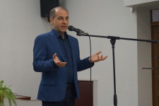 Михаил Нянковский на презентации «Литературного энциклопедического словаря Ярославского края (XII — начало XXI века)» в ЯОУНБ (15 марта 2018 года). Фото: ЯОУНБ им. Н. А. Некрасова