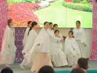 Сценическая постановка на презентации «Энциклопедии Алишера Навои» в УрГУ (23 мая 2025 года). Фото: УрГУ