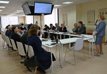 Софья Мельникова выступает на научно-редакционном совете «Энциклопедии Иркутской митрополии» (30 октября 2024 года). Фото: ИЕ РПЦ МП