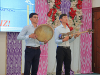 Музыкальный номер на презентации «Энциклопедии Алишера Навои» в УрГУ (23 мая 2025 года). Фото: УрГУ