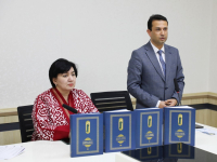 Максуд Асадов выступает на презентации «Энциклопедии Алишера Навои» (18 марта 2025 года). Фото: ТГУВ