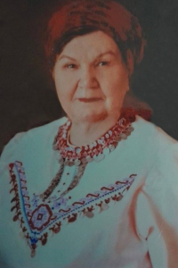 Вера Сорокина в марийском национальном костюме