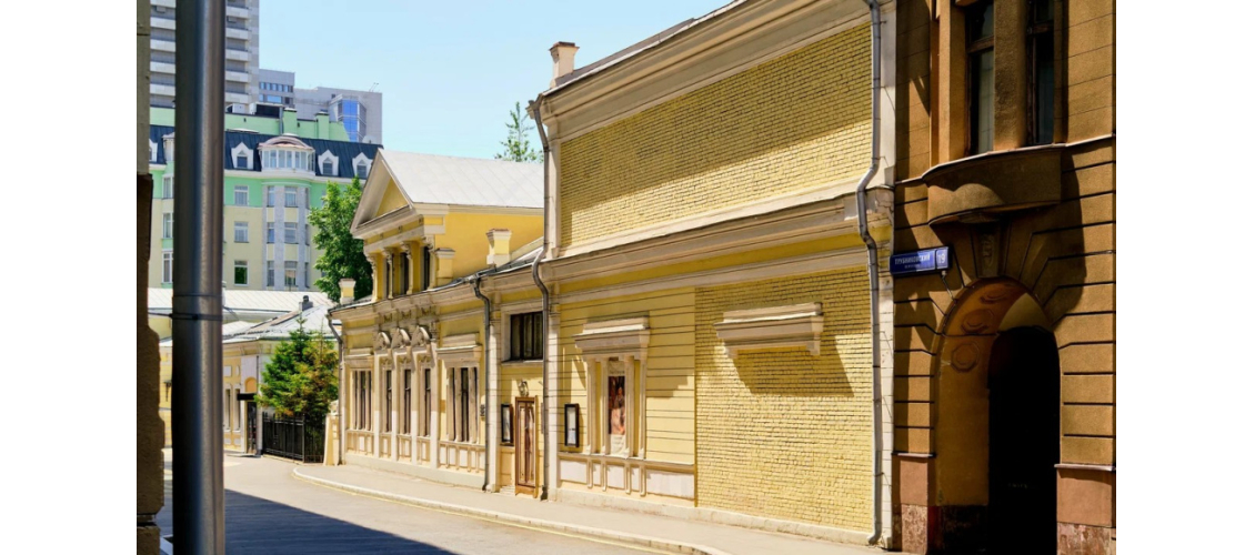 Дом И. С. Остроухова в Трубниках (г. Москва, Трубниковский пер., д. 17)