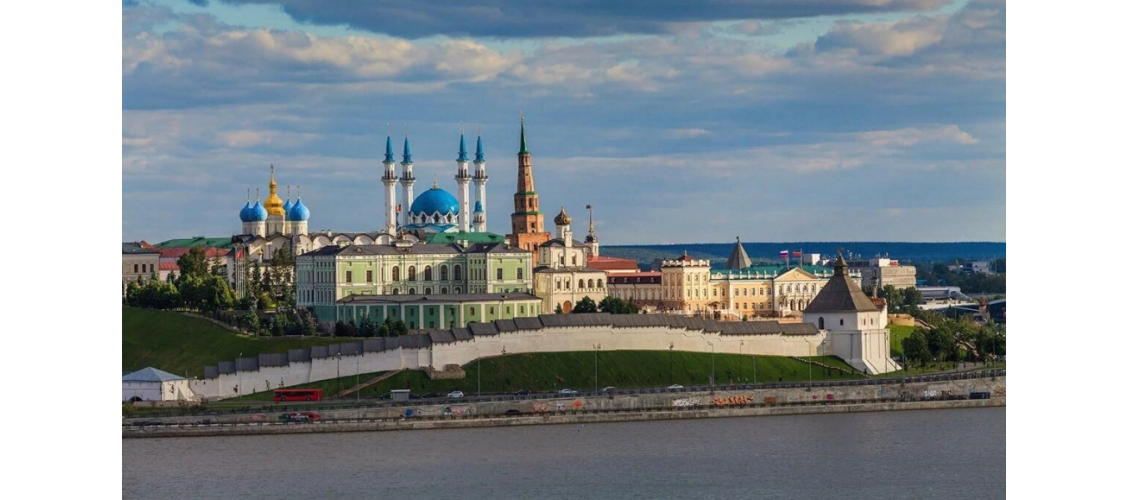 Вид на Казанский Кремль с реки Казанки