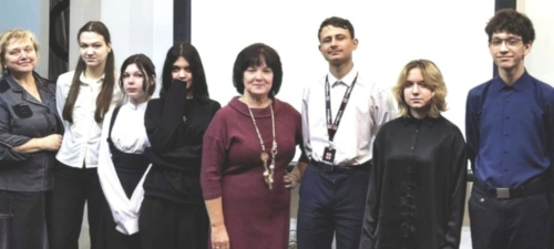 Марина Кравченко с гостями презентации энциклопедии «Актёры отечественного кино» в московской библиотеке № 16 имени А. Н. Островского (6 марта 2025 года)