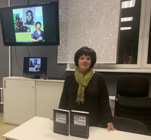 Марина Кравченко на презентации энциклопедии «Актёры отечественного кино» в московской библиотеке № 13 имени Н. Г. Чернышевского (21 октября 2025 года)