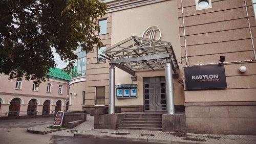 Вход в театральный центр «На Страстном» (г. Москва, Страстной бул., 8А)