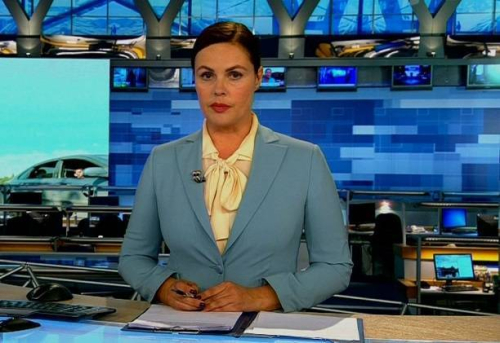 Телеведущая Екатерина Сергеевна Андреева во время эфира «Первого канала»